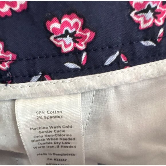 Talbots Womens Navy Floral Print Bermuda Shorts Size 8 Cotton Spandex - Picture 4 of 4